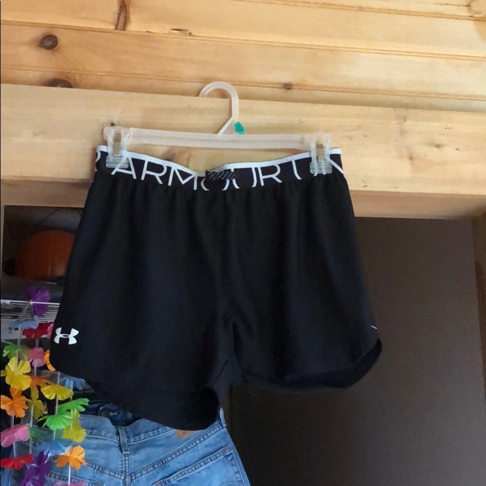 Under Armour black shorts
